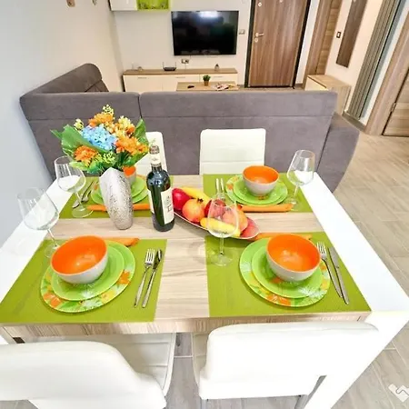 Apartment De Lux Alezzi